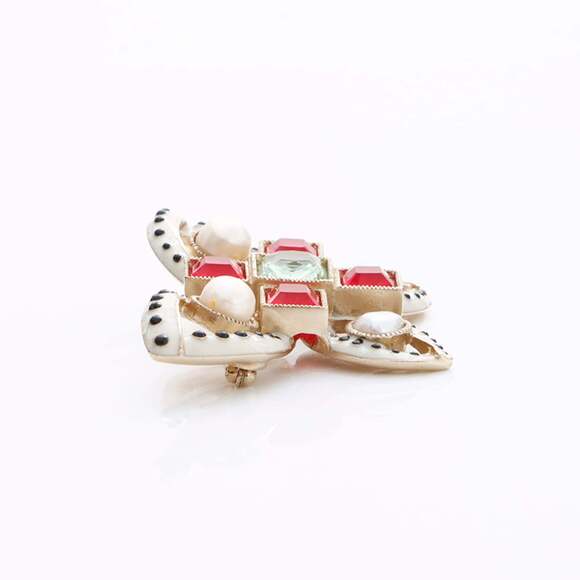 CHANEL Authentic Red Brooch - Picture 5 of 8